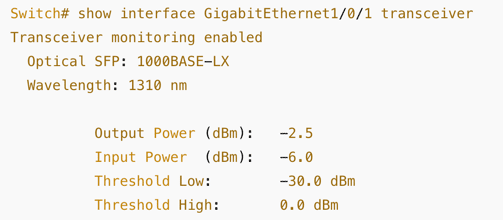 La commande show interface nom_interface transceiver sur les équipements Cisco permet d'obtenir des informations détaillées sur les modules optiques SFP, SFP+, QSFP utilisés sur une interface spécifique. La commande show interface nom_interface transceiver sur les équipements Cisco permet d'obtenir des informations détaillées sur les modules optiques SFP, SFP+, QSFP utilisés sur une interface spécifique.