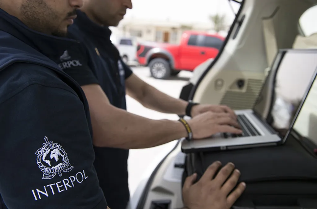Que faire si vous trouvez un enregistrement dans la base de données d'Interpol ? Que faire si vous trouvez un enregistrement dans la base de données d'Interpol ?