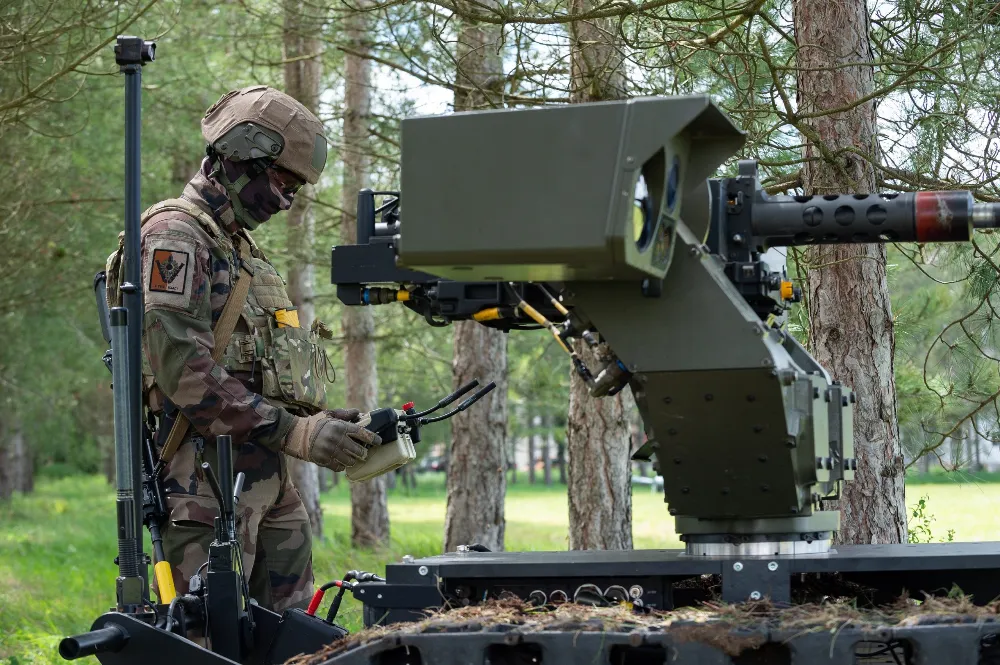 Pour MIC France, les équipements militaires terrestres constituent le principal produit.Pour MIC France, les équipements militaires terrestres constituent le principal produit. Pour MIC France, les équipements militaires terrestres constituent le principal produit.