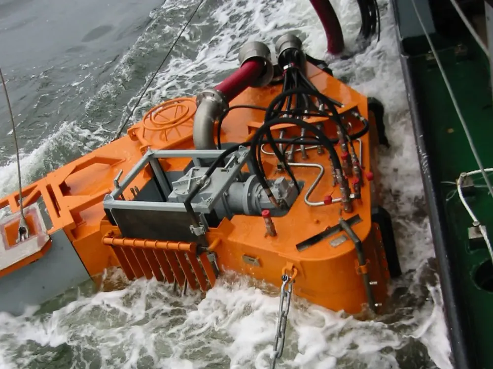 Dans le secteur maritime, les systèmes de pompage sont essentiels pour la gestion des fluides à bord des navires.
