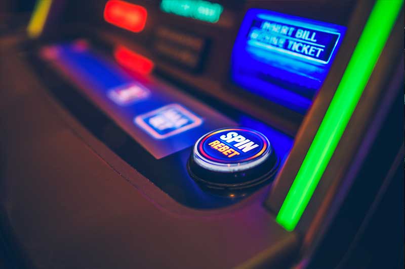 Pour un joueur qui découvre le monde des casinos en ligne, les machines à sous constituent le point d'entrée le plus naturel. Pour un joueur qui découvre le monde des casinos en ligne, les machines à sous constituent le point d'entrée le plus naturel.